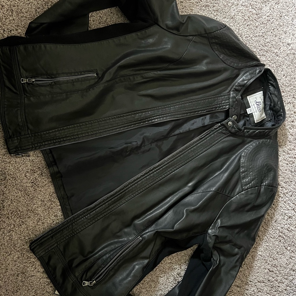 Bass Woman’s Black Leather Jacket